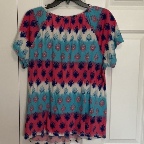 KIM Rogers Scooped Neck Tee - Picture 3 of 5